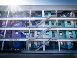 Produktion vor Ort: Arbeitsprozess an der Fassade Waterkant