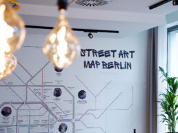 Detail der Street Art Map Berlin im Vienna House Easy by Wyndham Berlin.